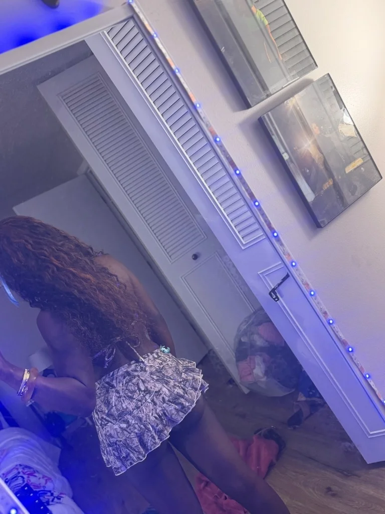 DARKSKIN & DELICIOUS