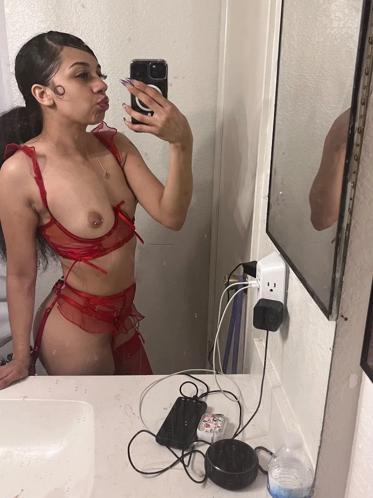 You can call me Yummy Petite latina treat ready to please in Louisville – Women Seeking Men photo 6