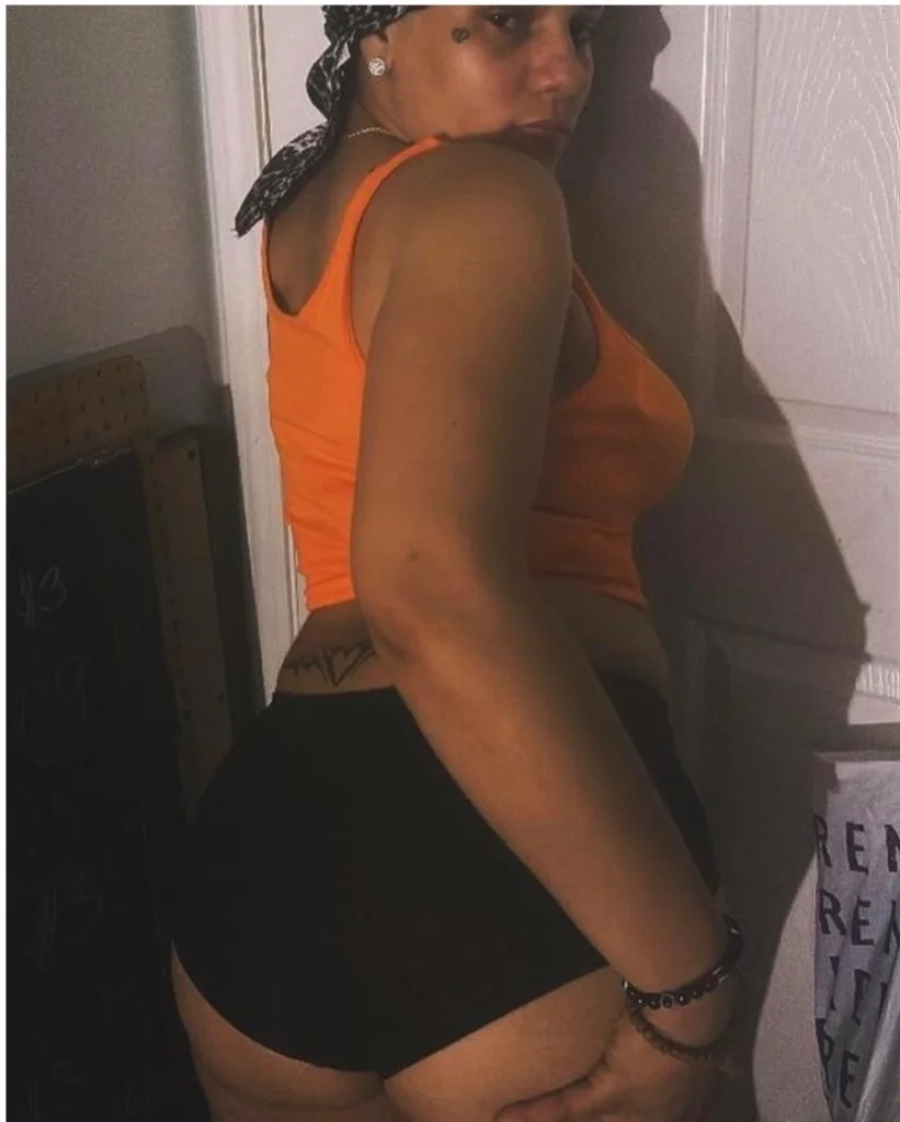 pretty lightskin ready to satisfy youuu in Louisville – Women Seeking Men photo 4