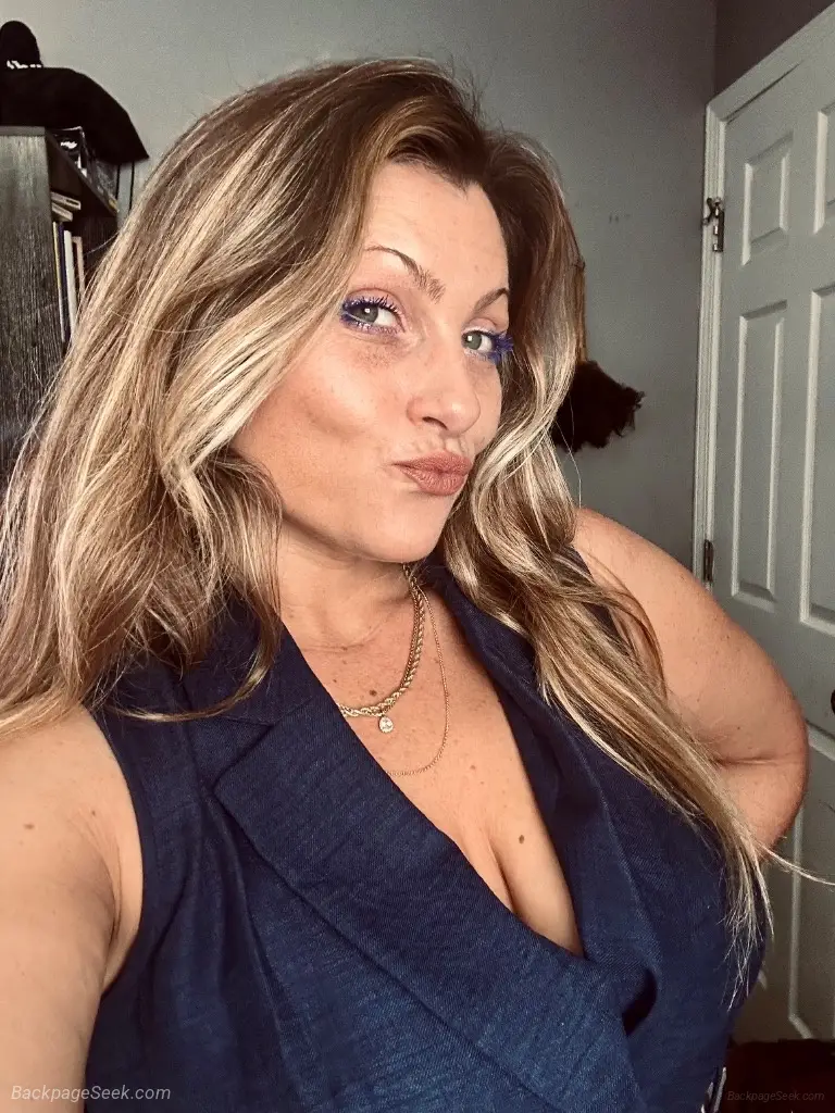 A Sweet Little Treat in Louisville – Women Seeking Men photo 4