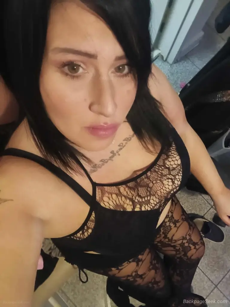 hey guys it's Bella I'm I'm back in shively Ill Be Running G... in Louisville – Women Seeking Men photo 6