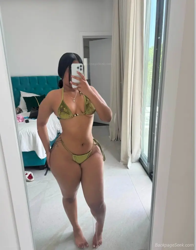Beautiful Latina girl available for love