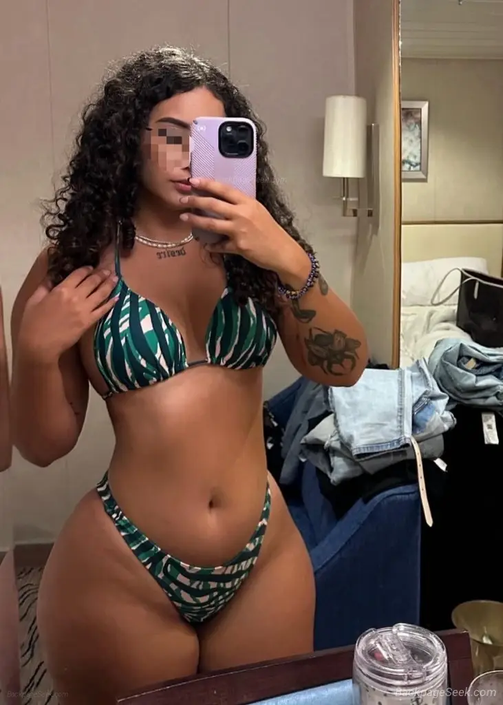 Baby, I'm the perfect girl to make you happy
