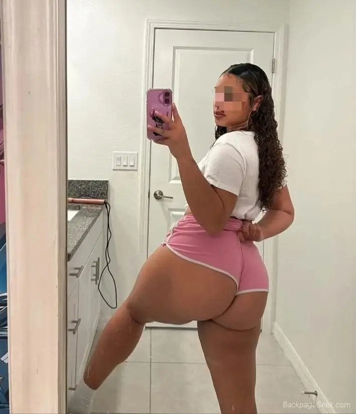 new girl I'm a very hot girl lanit girl I am available 24/7