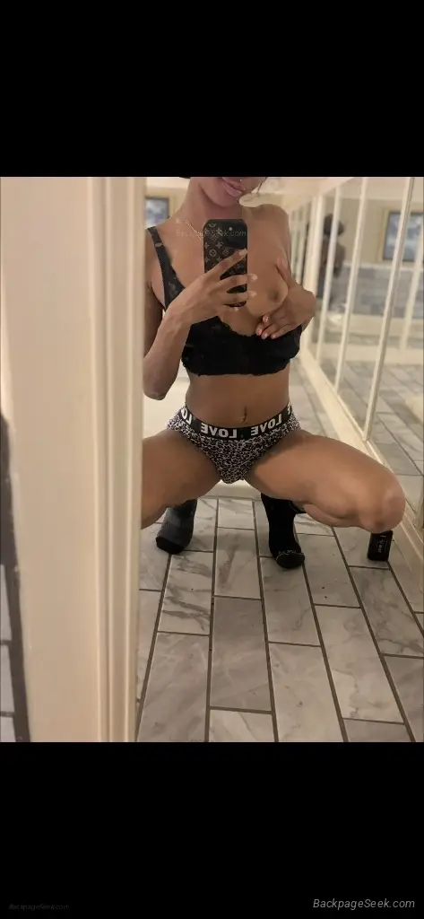 tinybratt in Louisville – Women Seeking Men photo 3