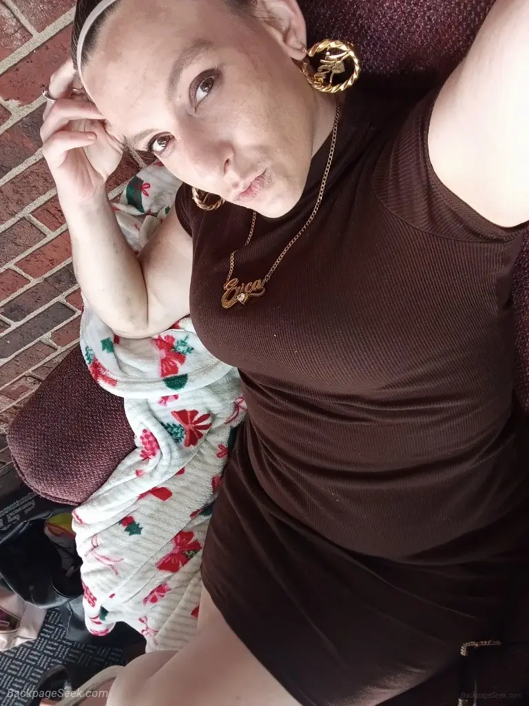 Lil momma here for your pleasure in Louisville – Women Seeking Men photo 4