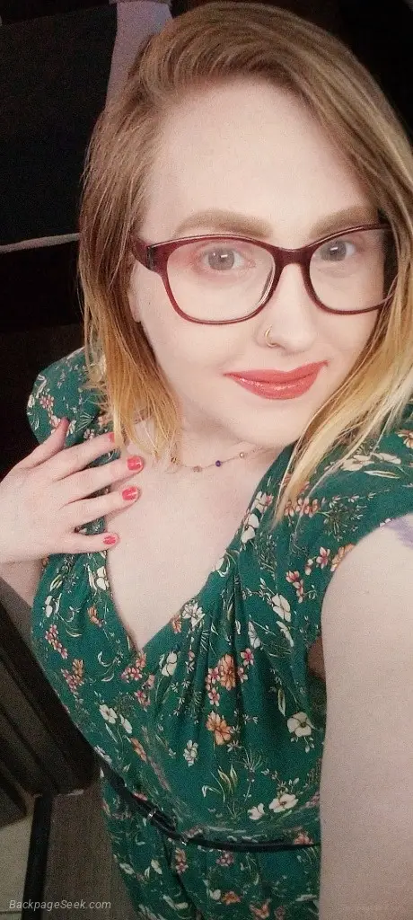 Let Me Be Your Geeky Blonde Girl-Next-Door In A Petite Pin-U... in Louisville – Women Seeking Men photo 2