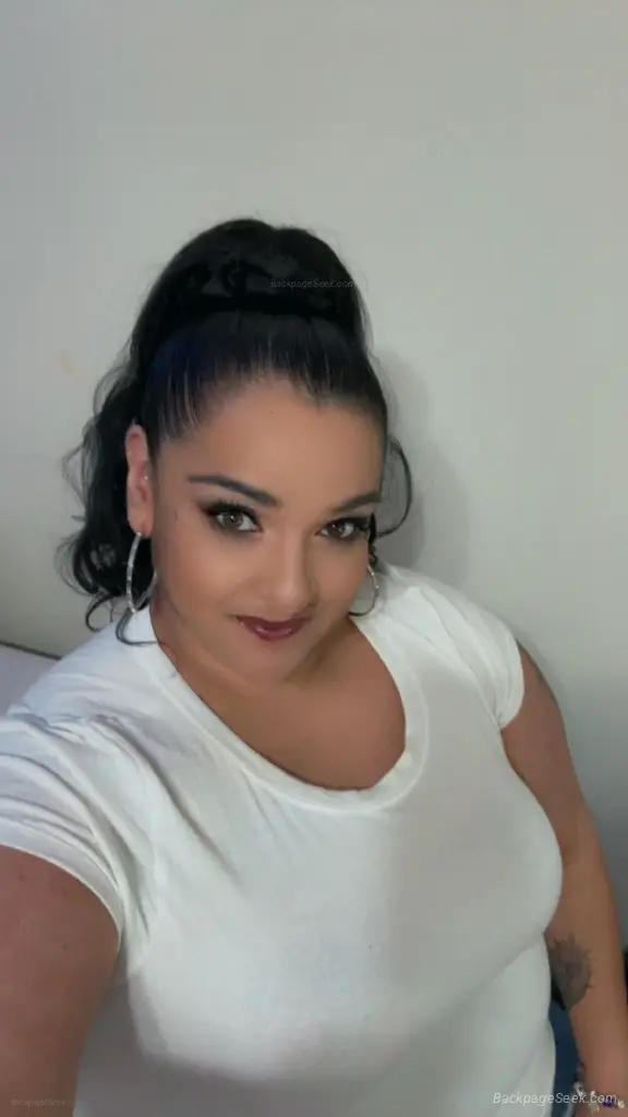 YOUR GREEK GODDESS IS HAVING A MONDAY MORNING SPECIAL WANTING SO COME AND