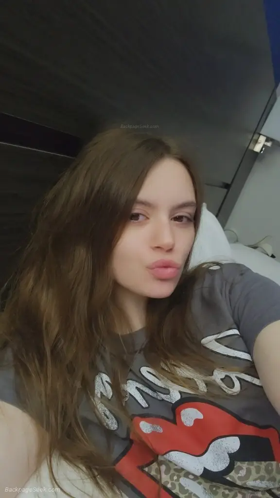 pretty slim cute petite white girl in Louisville – Women Seeking Men photo 5