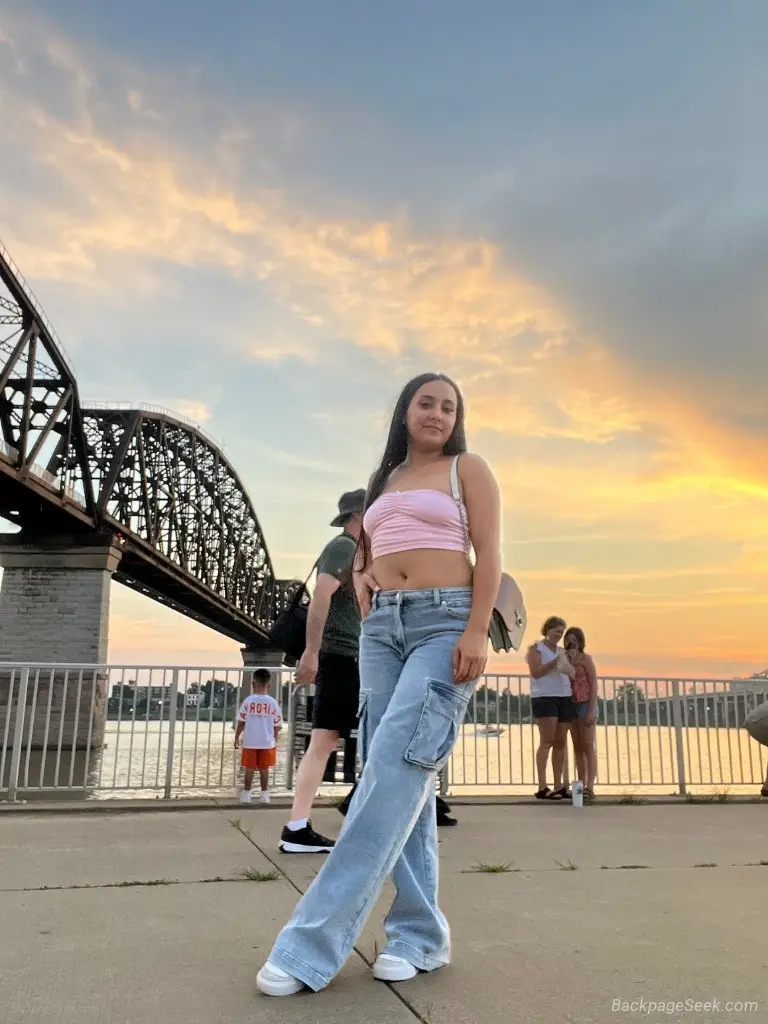 Sexy Girl in Louisville – Women Seeking Men photo 5