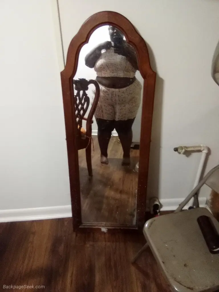 sexy dark chocolate in Macon – Women Seeking Men photo 2