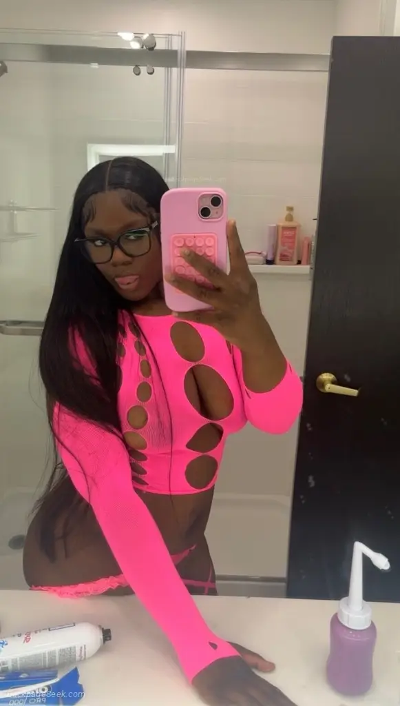 Catch me 4 I LEAVE ALL THROAT NO HANDS New girl in town Ready