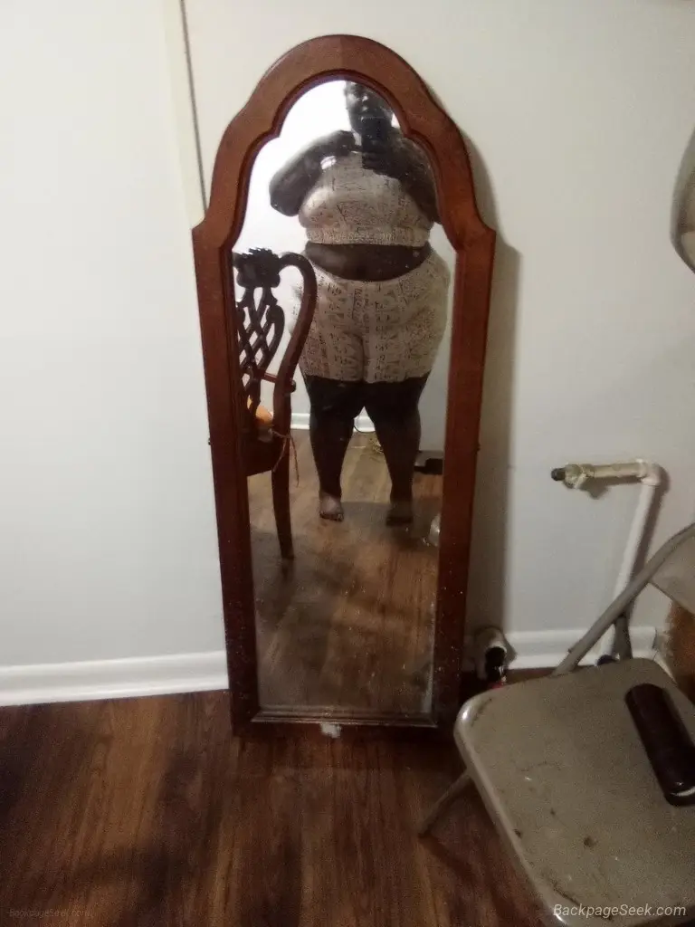 sexy dark chocolate in Macon – Women Seeking Men photo 2