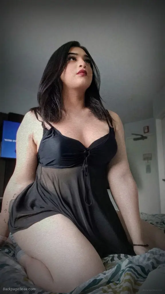 hi guys! beautiful trans looking to make u satisfy your needs!!!s here