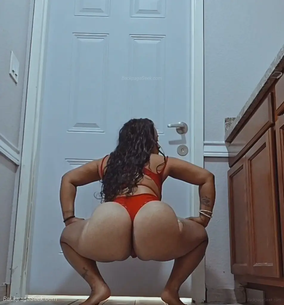 Hot sexy latin babe Pooh Naaniii in Mcallen – Women Seeking Men photo 2