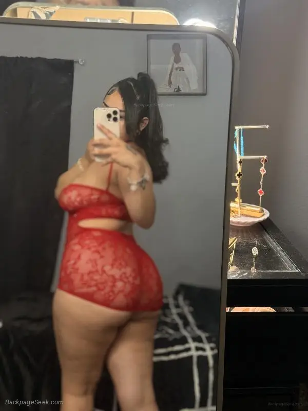 Evie Confident, classy, and captivating. Here to make every