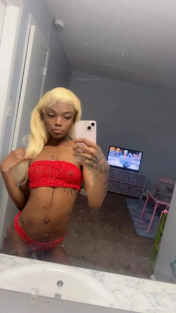 INCALLS ONLY Always wet ready perfect petite Dream doll pret... in Memphis – Women Seeking Men photo 3