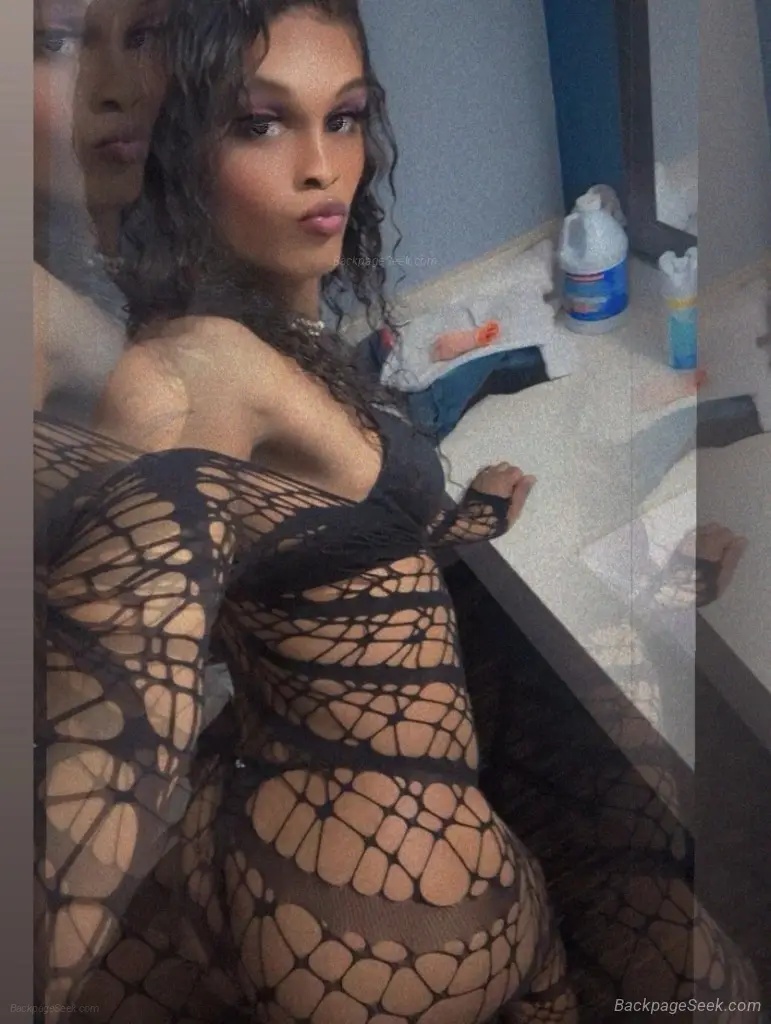 ImAGradeACertifiedToeCurler . ImDaRealLimitedEdition in Memphis - Women Seeking Men