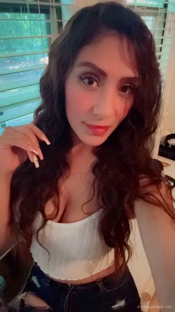 Hola amor Latina nueva en la zona Joven, bonita y cariosa mis