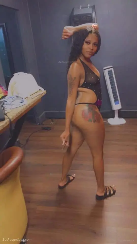 LETS HAVE SOME FUN WITH THE FINE PETITE DOLL COME SEE THE BE... in Memphis – Women Seeking Men photo 2