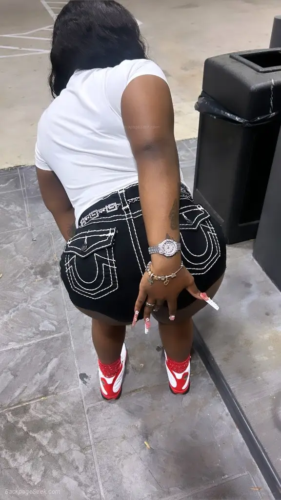 Its MY BIRTHDAY COME SHOW ME LOVE BABY SWEET SEDuCTiVe G ' in Memphis – Women Seeking Men photo 5