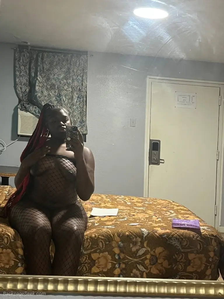 Come Fuck My 6'4 THICK ASS REAL AMAZON BABY in Memphis – Women Seeking Men photo 3