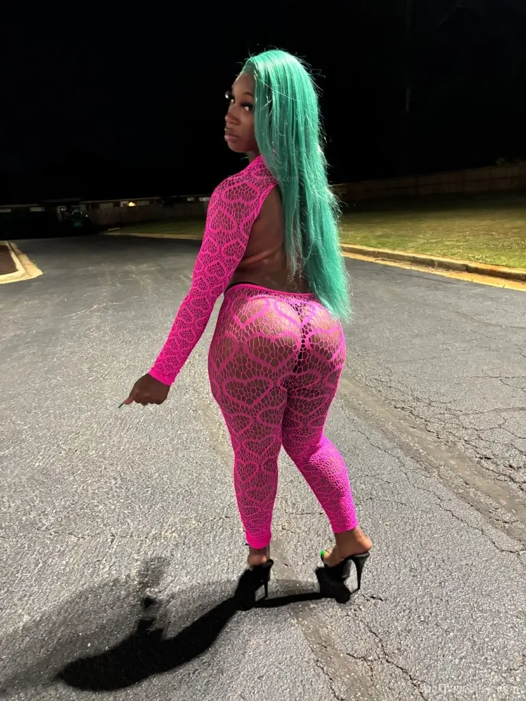 NEW IN TOWN add my ig @Cocoxoxo_1