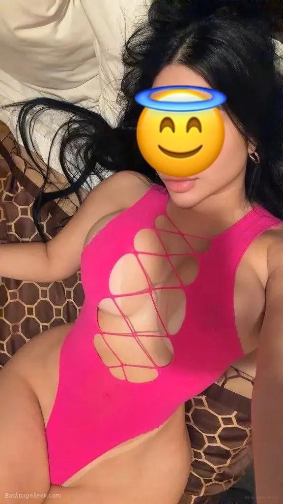 CHICA CALIENTE LATINA DISPONIBLE AHORA PSALO SPER RICO CONMIGO