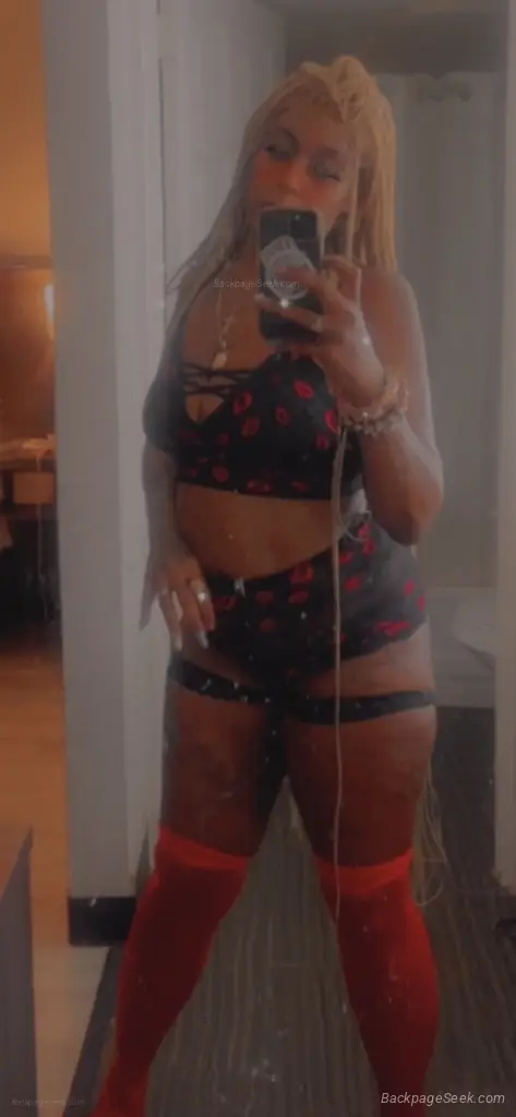 Pure Obsession in a 5'5 Caramel PackageCurvy goofy and so in Memphis – Women Seeking Men photo 3