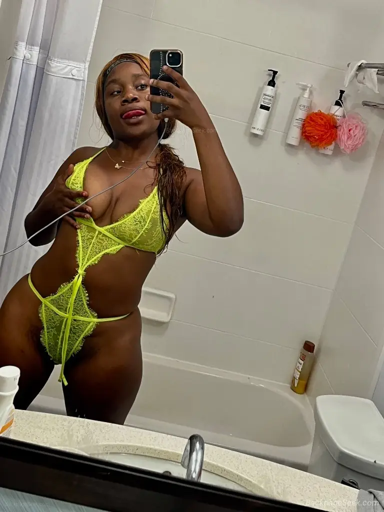 Sexy Young Brownskin 2 girl avalible