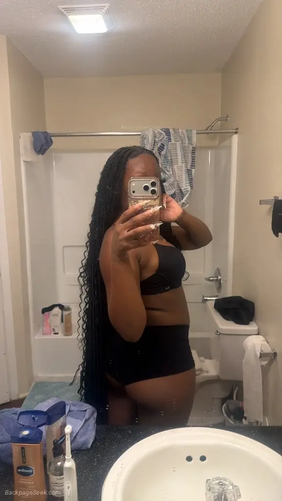 -- --COME PUFF SOME WHILE YOU FUCK SOME --OVERNIGHTS AVAILAB... in Memphis – Women Seeking Men photo 3