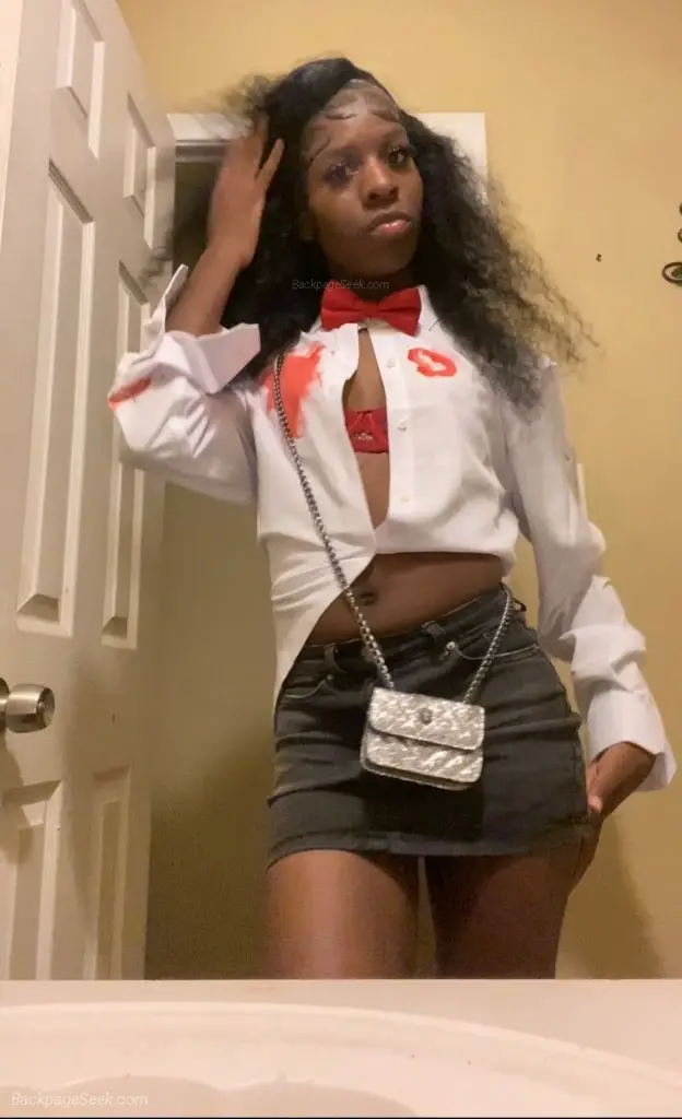 Young Tight Cat Come Fuck Me From The Back