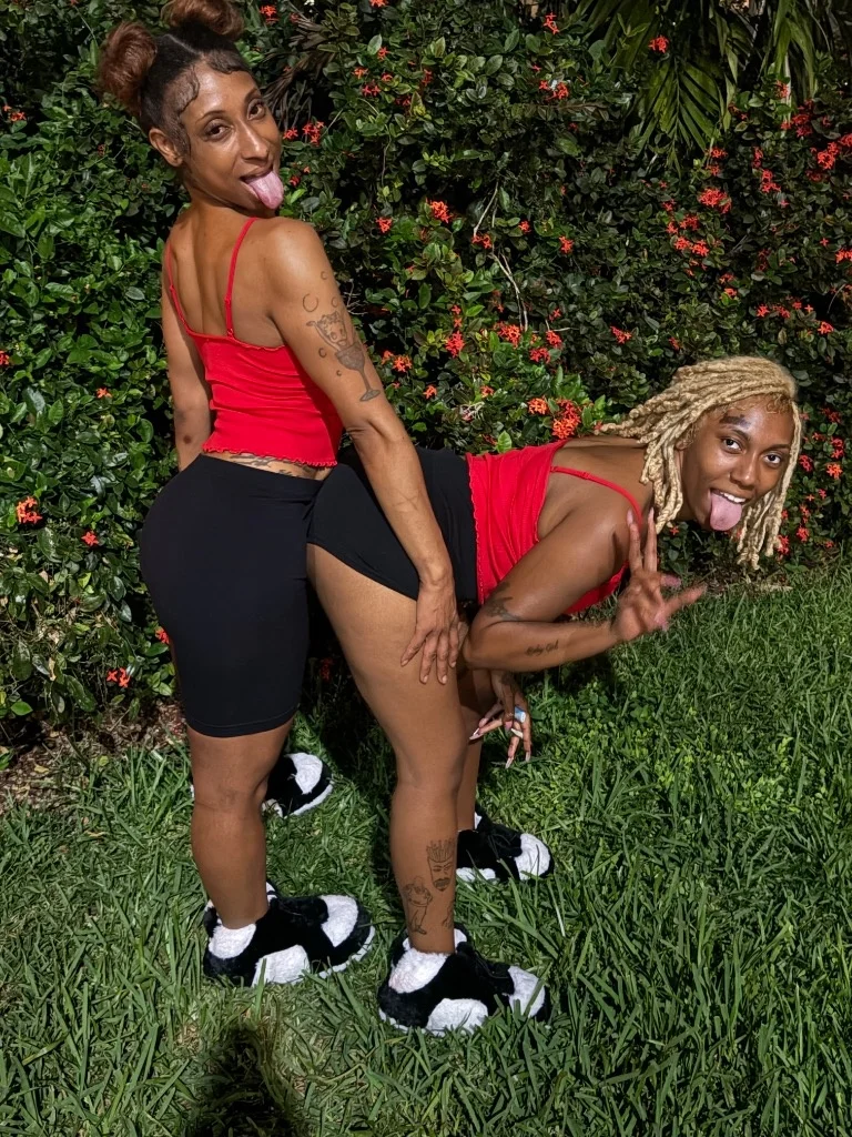 OUTCALLS 2 girls Kandyland Baby in Miami – Women Seeking Men photo 3