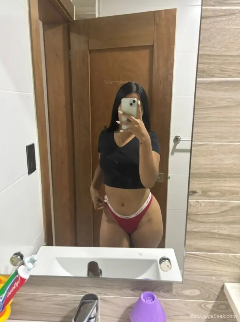 latina sexy new In the Little Havana area in Miami – Women Seeking Men photo 2