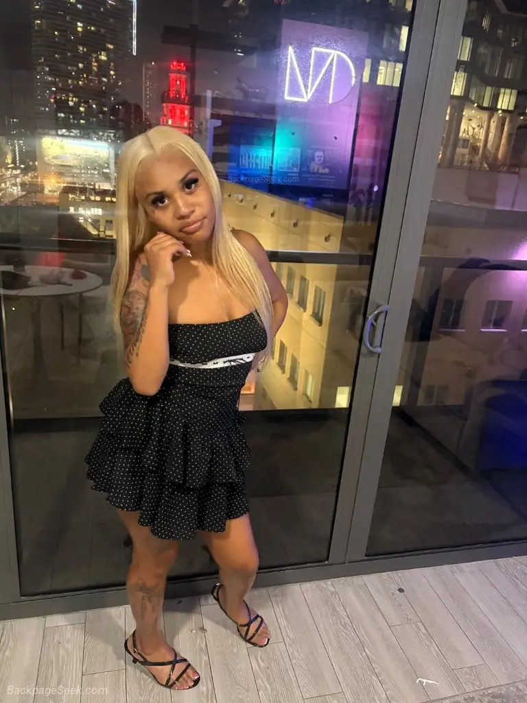 BLONDES HAVE MORE FUN