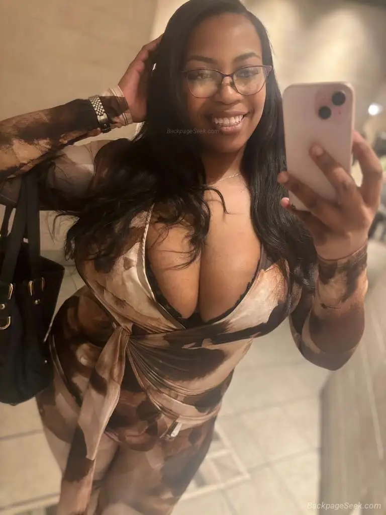 Outcalls with Big Tittie Ash