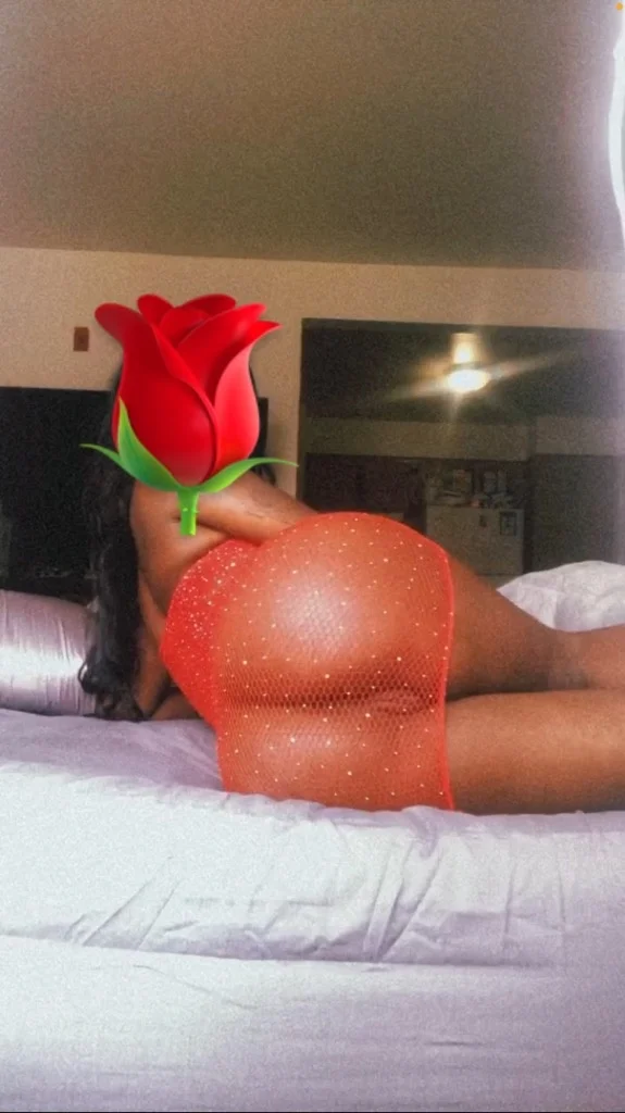 Thickumms in Milwaukee - Women Seeking Men photo 2