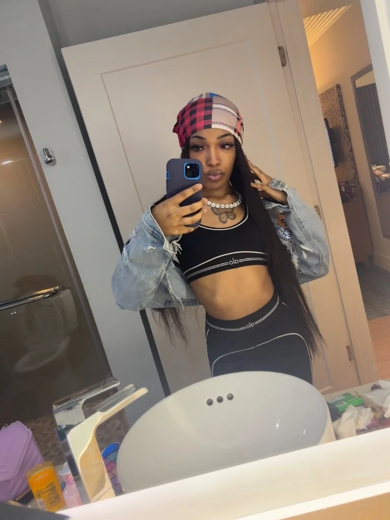 petite lightskin in Milwaukee – Women Seeking Men photo 2