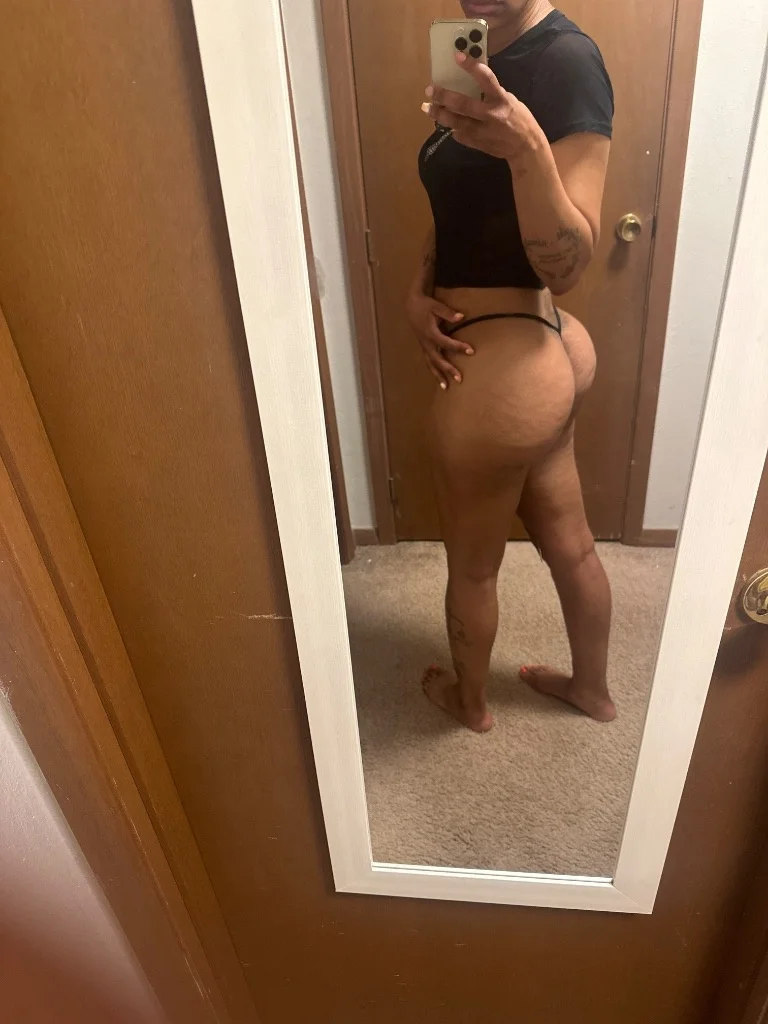 TALL LONG LEG STALLION in Milwaukee – Women Seeking Men photo 3