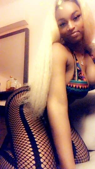 RYATHEGODDESS in Milwaukee – Women Seeking Men photo 6
