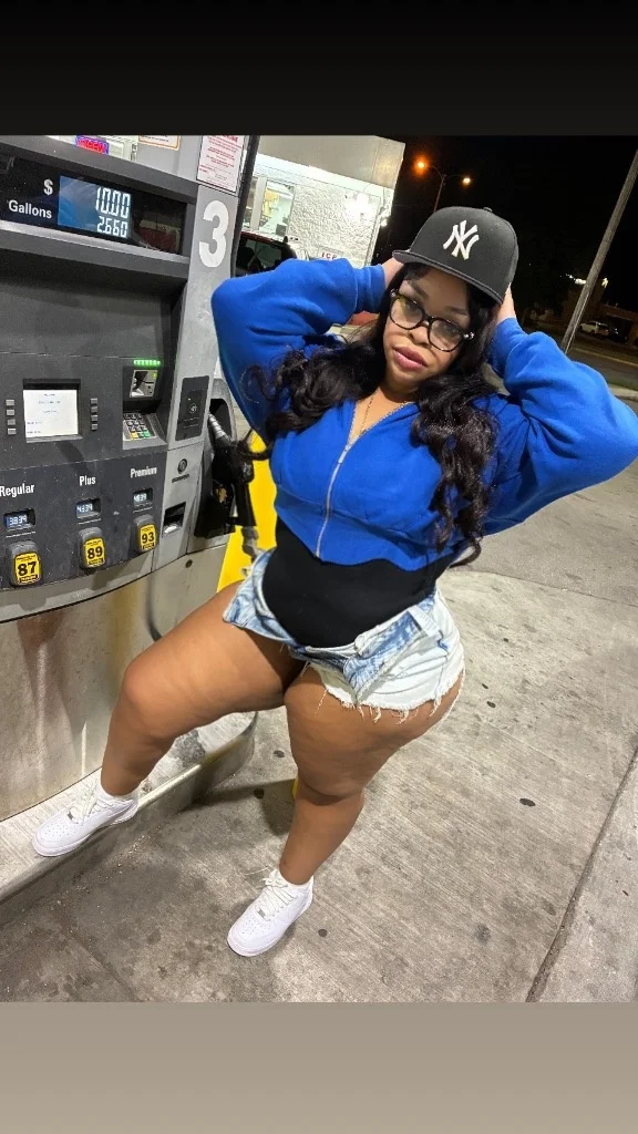 Chubby lightskin here for a short time come see me while in... in Milwaukee – Women Seeking Men photo 3