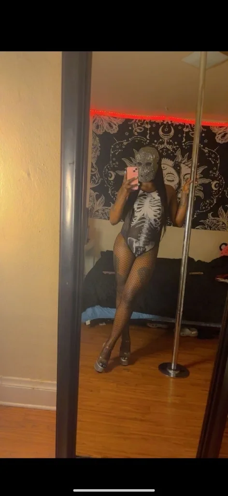 Check Out My Videos Discreet Chocolate Treat in Milwaukee – Women Seeking Men photo 2