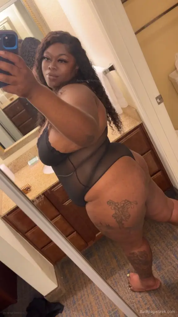 chocolate bbw here for a good fucking time I specialize in d... in Milwaukee – Women Seeking Men photo 4