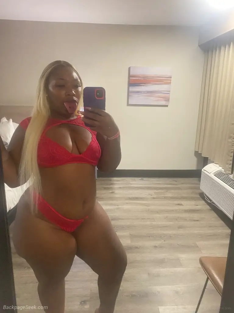 Ebony Horny Tight Pussy NEED FOR HOOKUP In-Call Out-Call And... in Milwaukee – Women Seeking Men photo 4