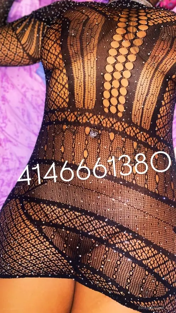 Petite 5 5 Beautiful brown soft skin NEW TO TOWN OUTCALL in Milwaukee – Women Seeking Men photo 4