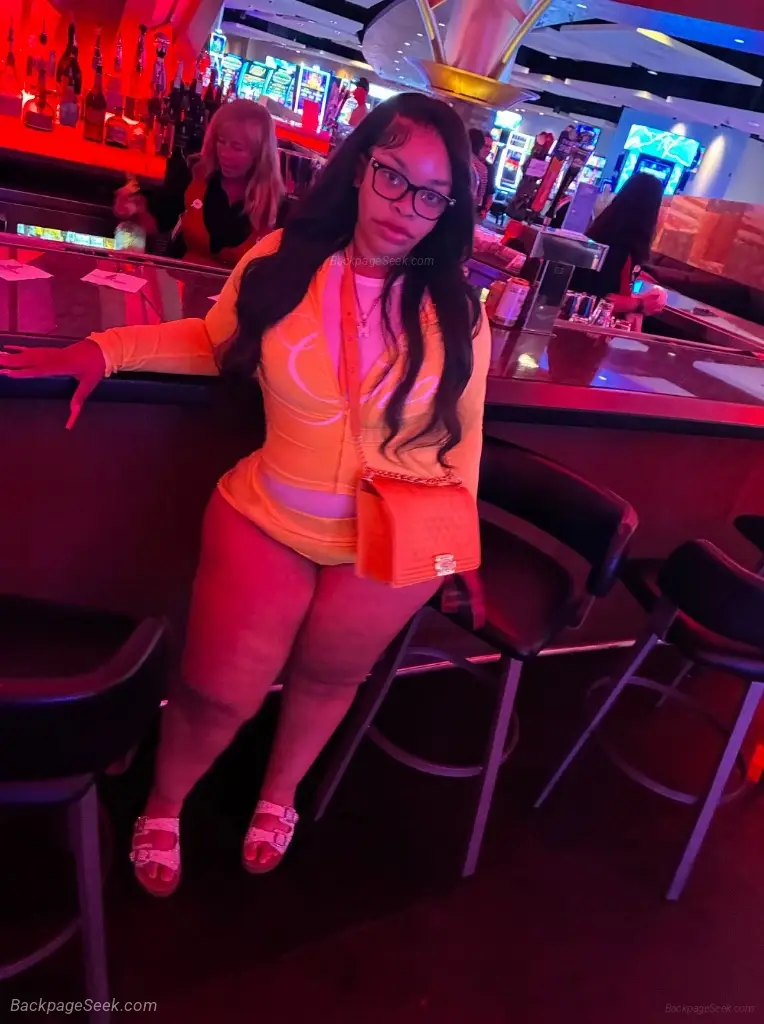 Thick lightskin available tonight READ AD BEFORE CONTACTING... in Milwaukee – Women Seeking Men photo 4