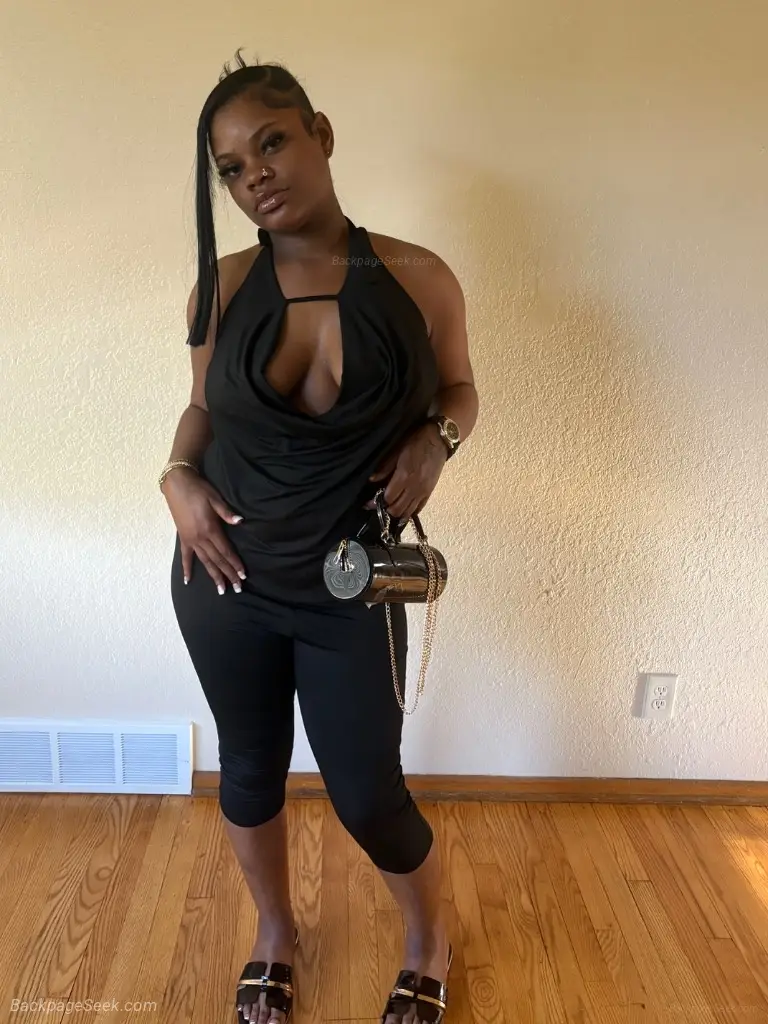 head doctor with creamy wet pussy in Milwaukee – Women Seeking Men photo 5