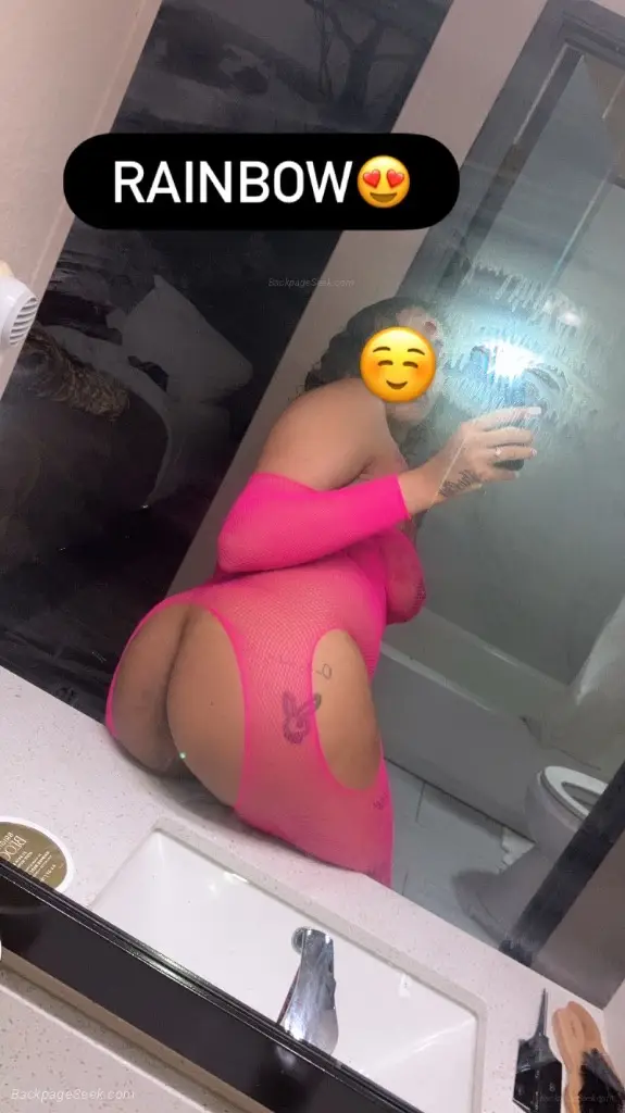 horny thick lightskin ready to play now incall/outcall