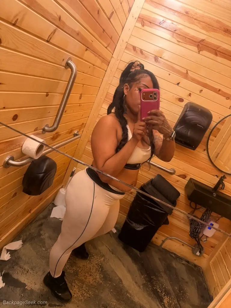 Very attractive and ima always looking for fun time in Milwaukee – Women Seeking Men photo 2