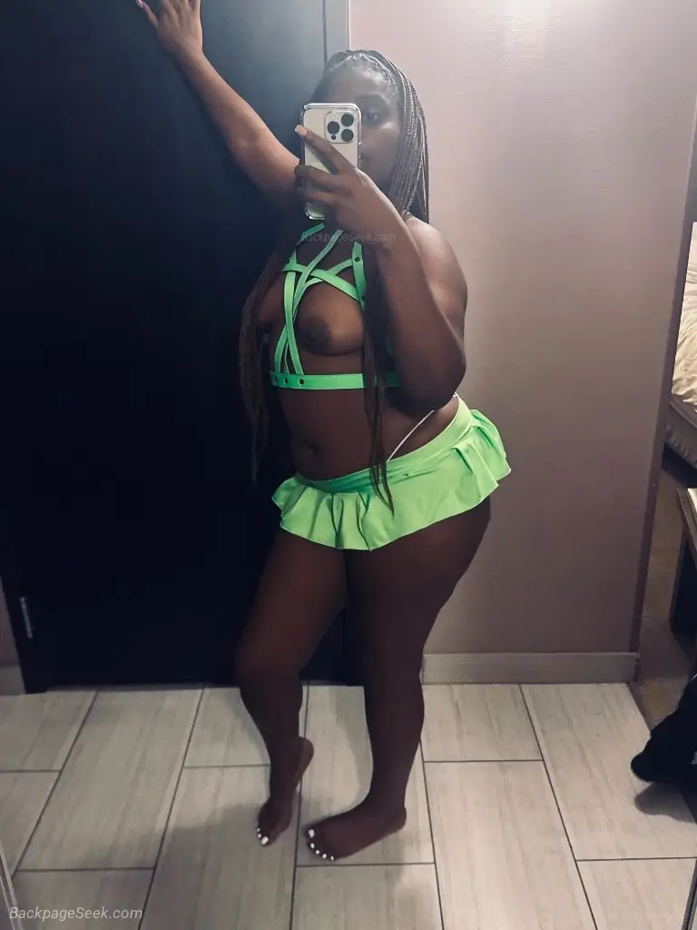 SEXY PETIE CHOCOLATE I FUCK BETTER THAN HER AND HER lets hav... in Milwaukee – Women Seeking Men photo 5